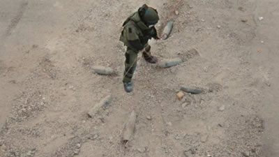 Image from THE HURT LOCKER Image from THE HURT LOCKER